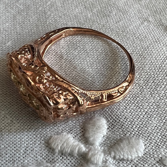 Peridot Ring - Picture 3 of 8